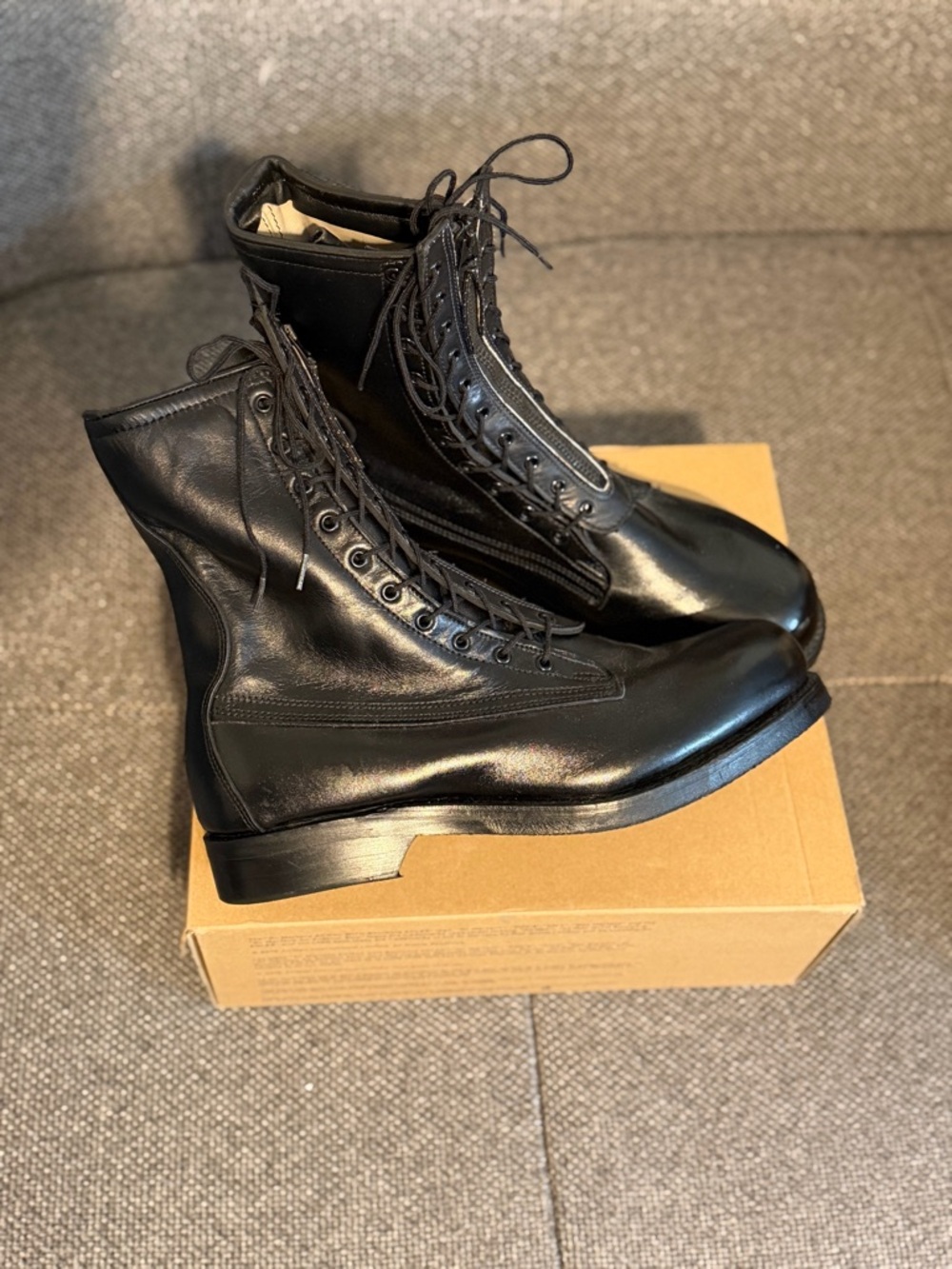 Biltrite Classic Men's Black Leather Boots - Picture 2 of 5